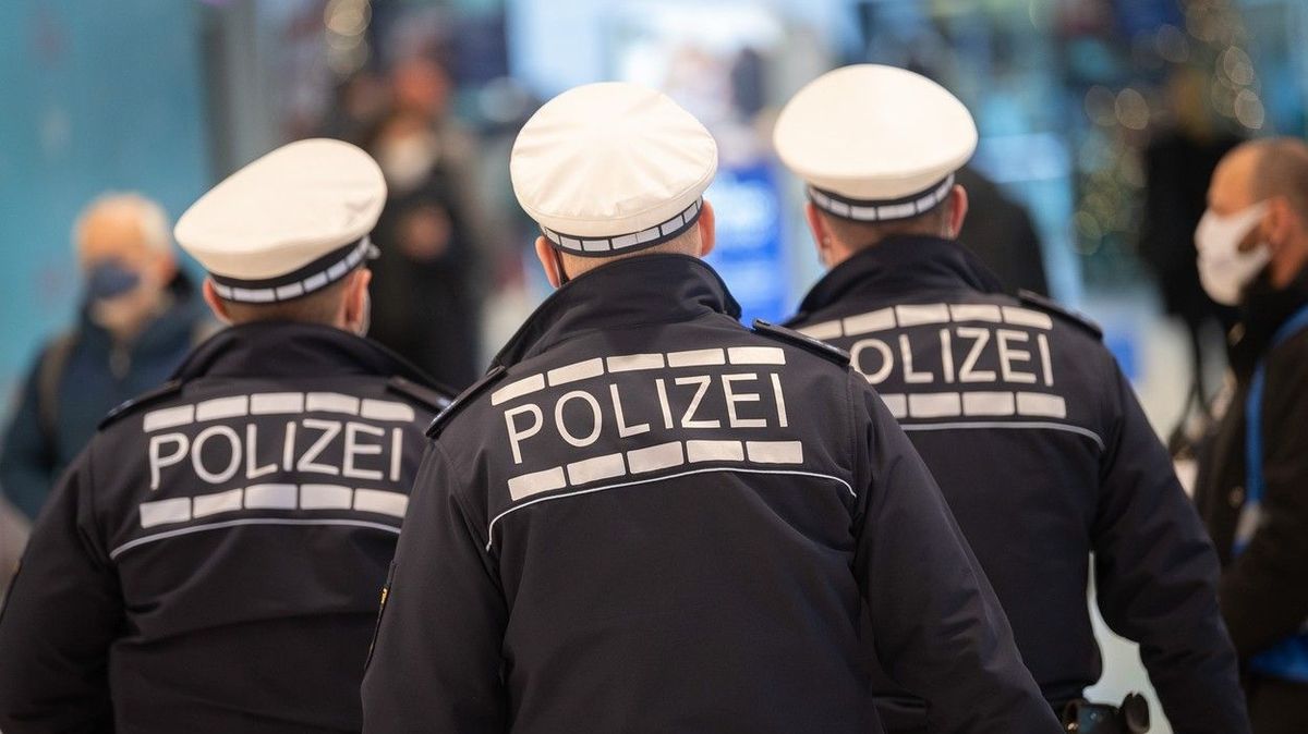 Za včasný příchod pokuta 9000, ošetřovatelka v Německu porušila zákaz vycházení